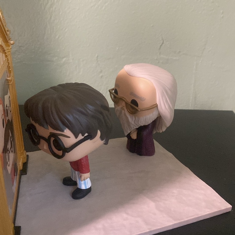 Harry Potter and Albus Dumbledore with The Mirror of Erised, Vinyl Collectible - Picture 5 of 7